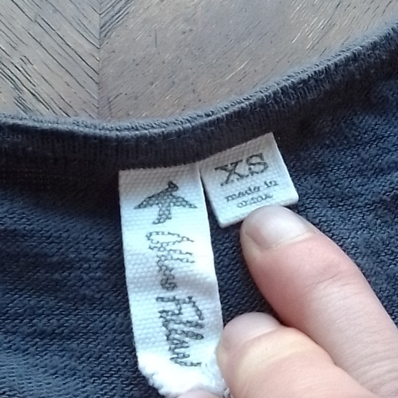 Long Sleeve Knit Top!!! - Picture 2 of 8